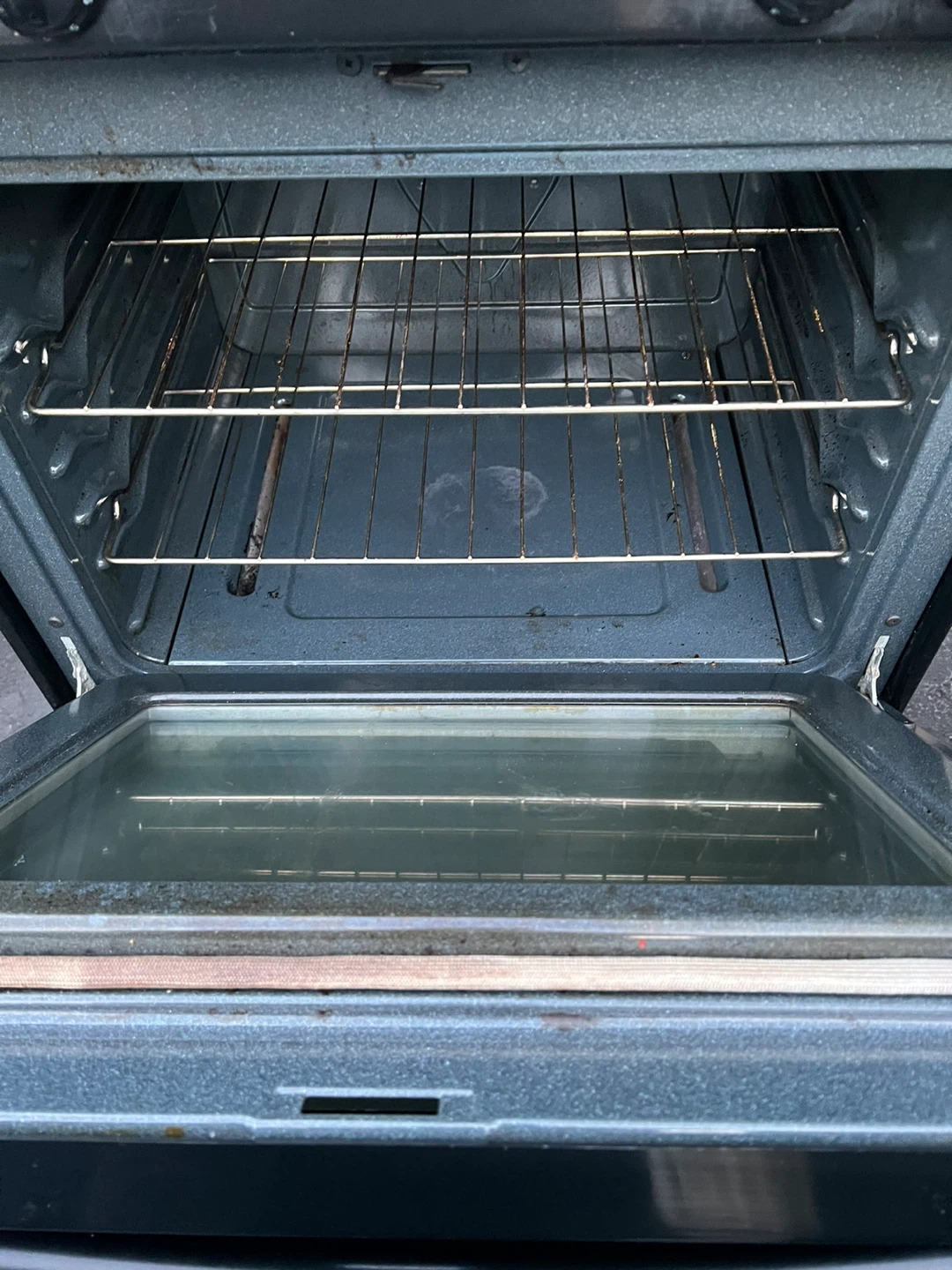 Frigidaire Gas Range with Oven - photo 2