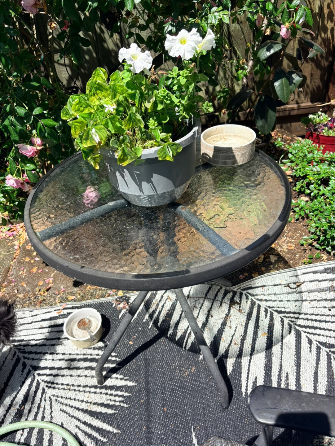 Round Patio Table