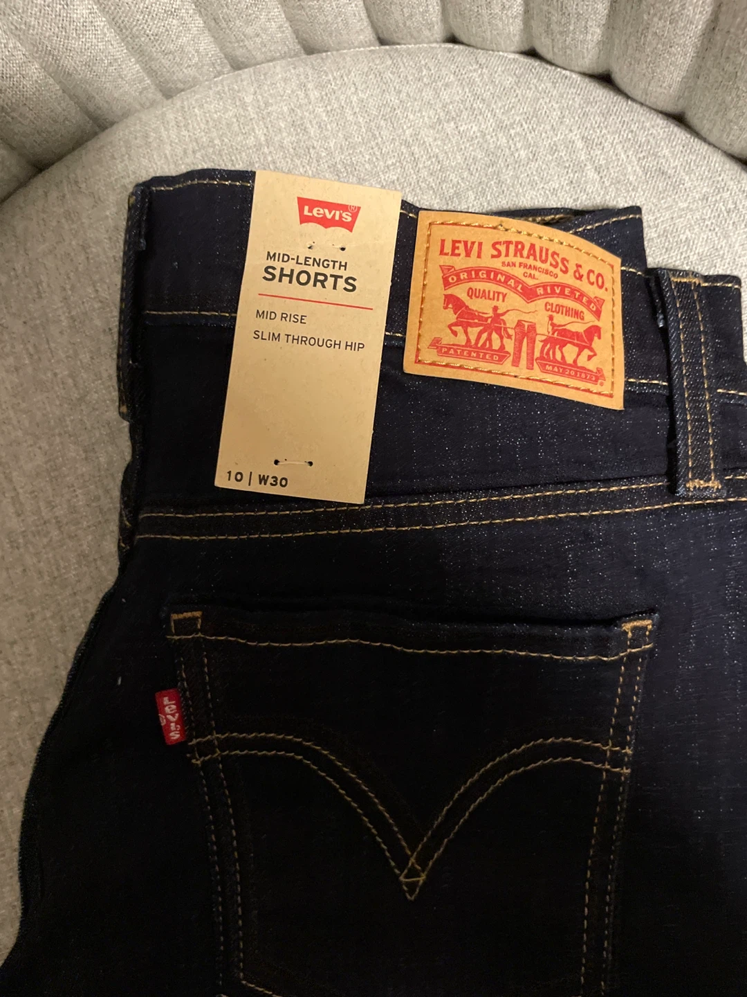 Levi's Mid Length Shorts - Women's Size 10/30 - photo 3