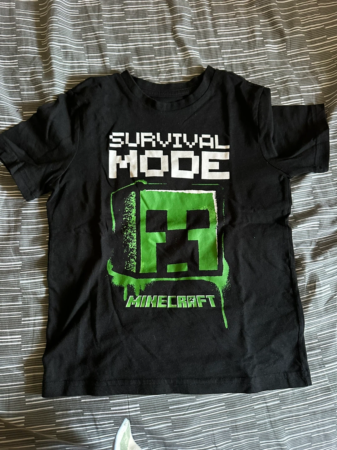 Minecraft "Survival Mode" T-Shirt ⚽️