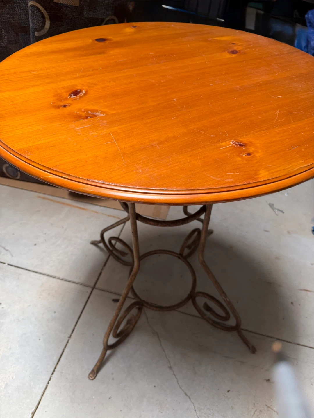 Pub Height Table & Matching Stools - photo 2