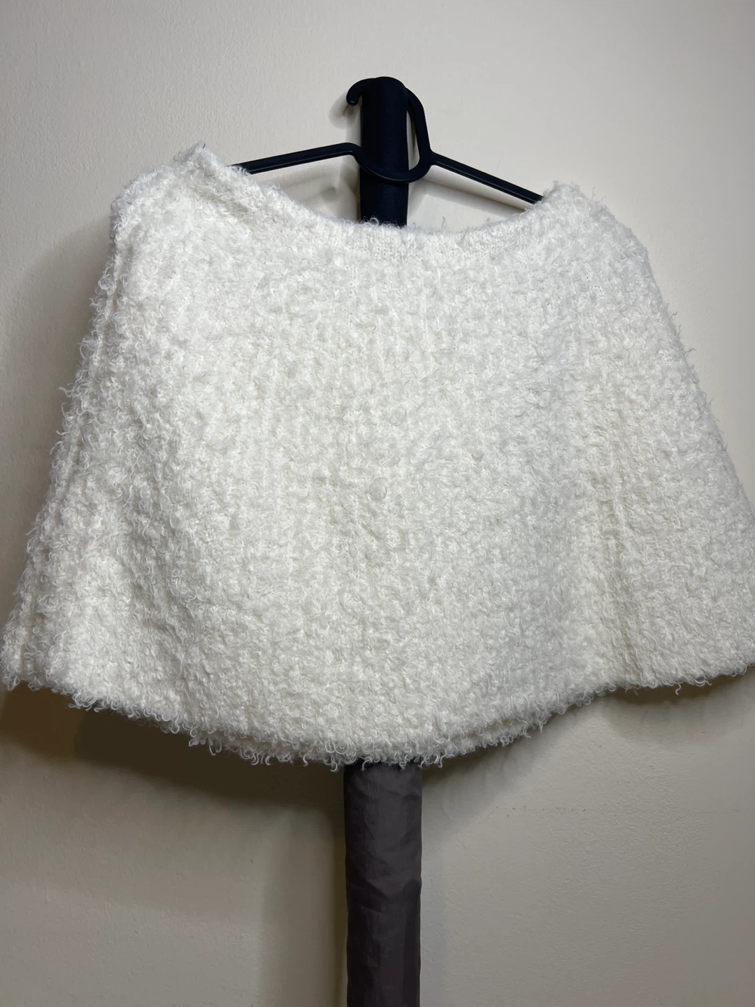 DIVIDED H&M Cream Fuzzy Skirt - Size S - photo 2