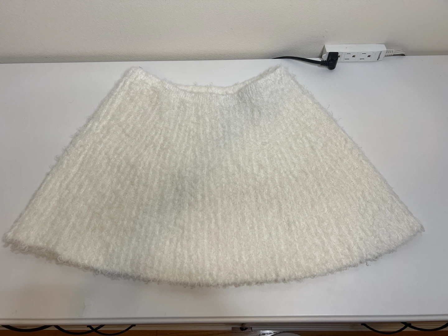 DIVIDED H&M Cream Fuzzy Skirt - Size S