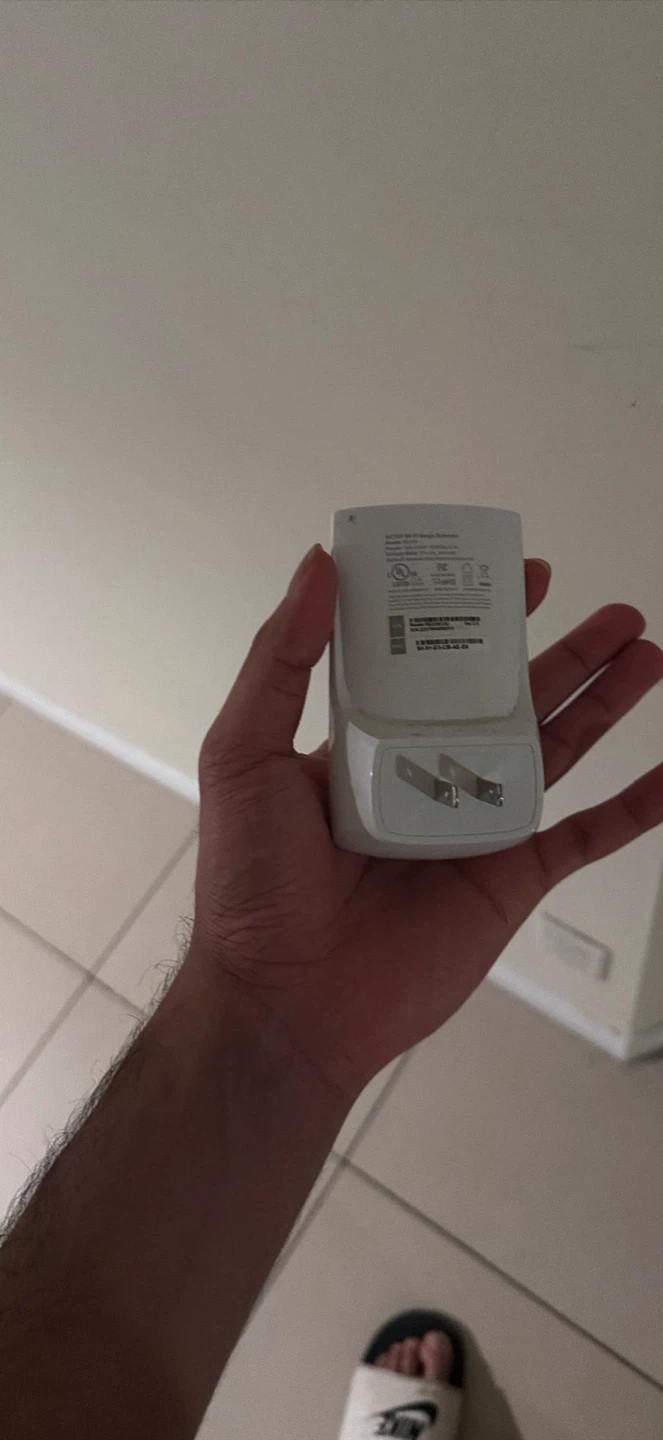TP-Link Wi-Fi Range Extender - photo 3