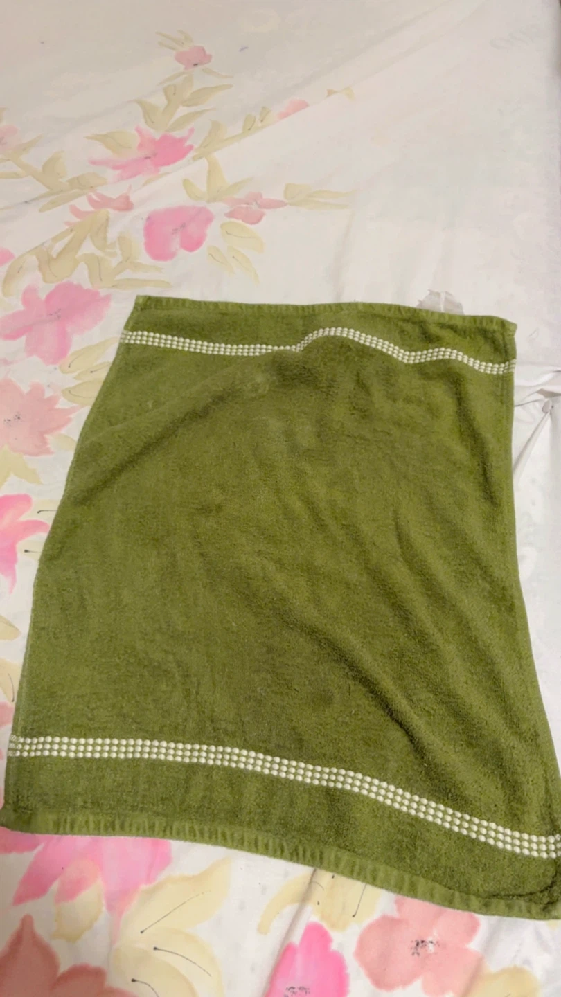 ⚽ Green Towel
