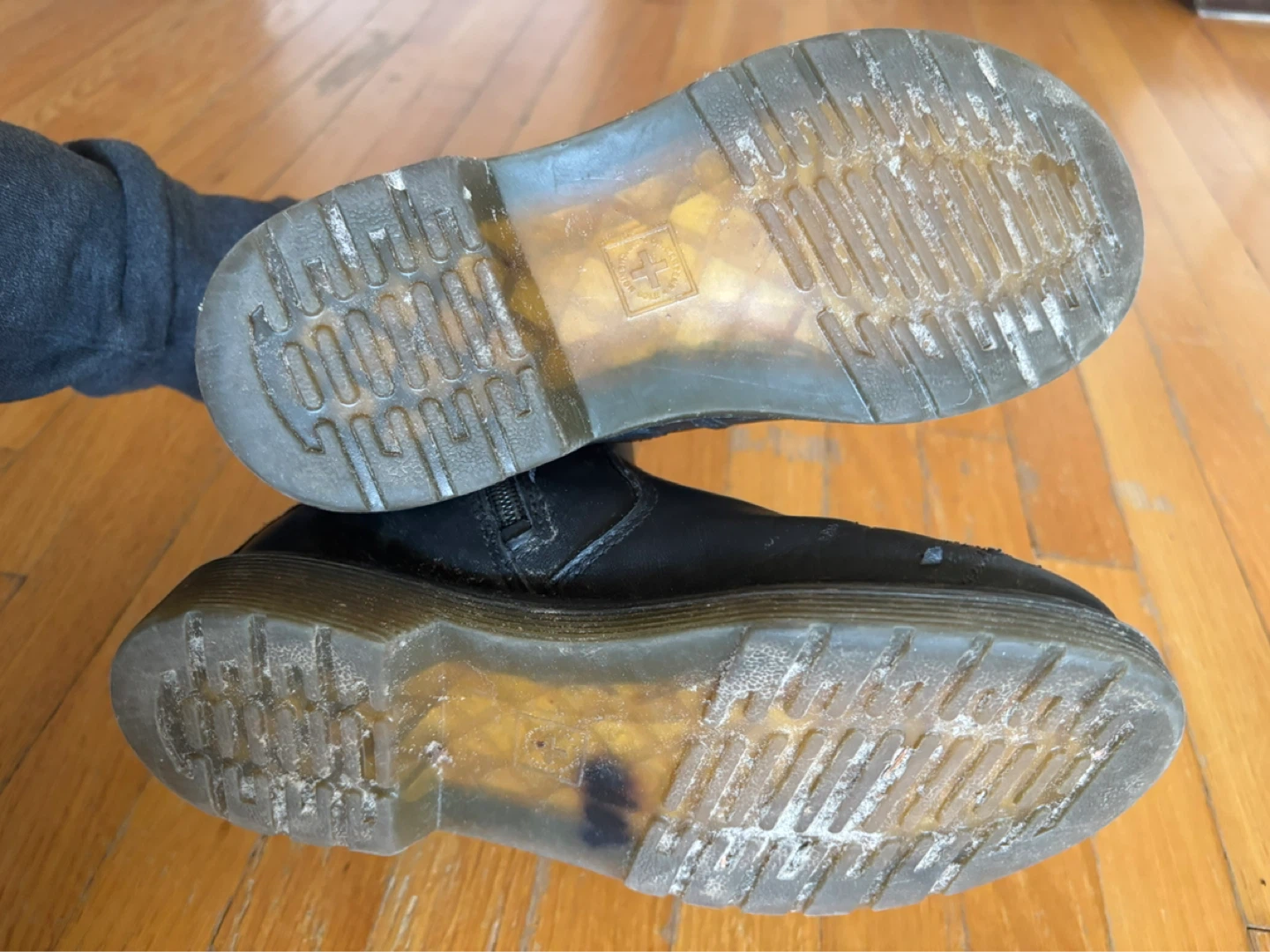 Dr. Martens Kids Black Leather Chelsea Boots - Size 3 ⚽️ - photo 2