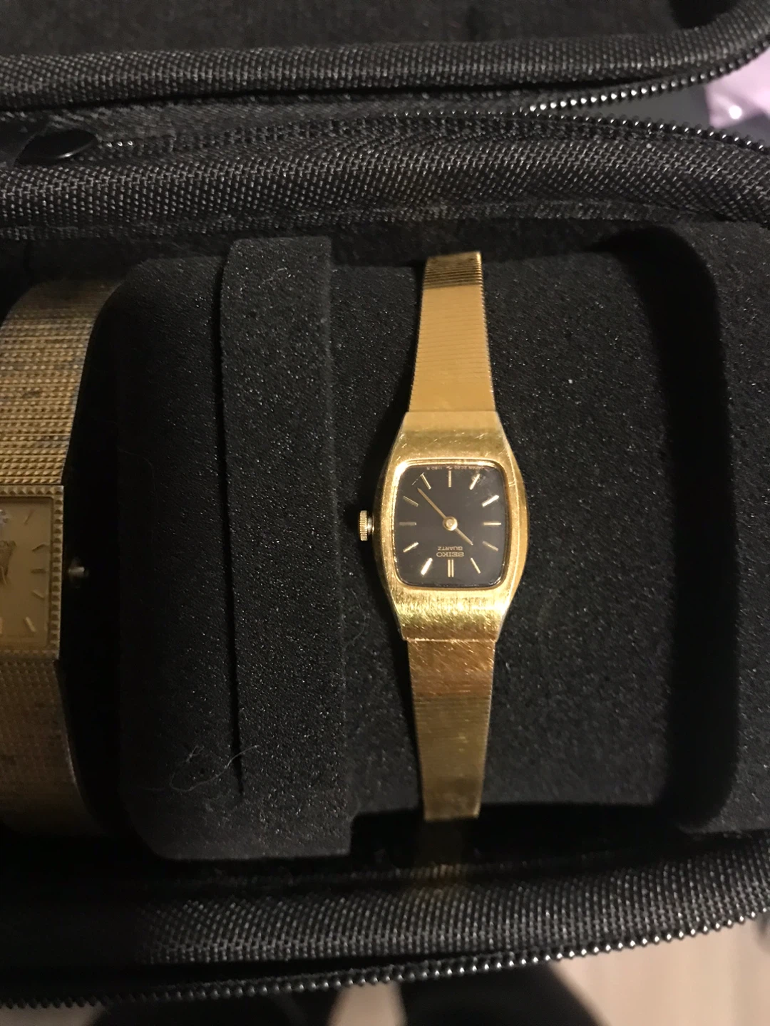Watch Case with 5 Assorted Watches - photo 3