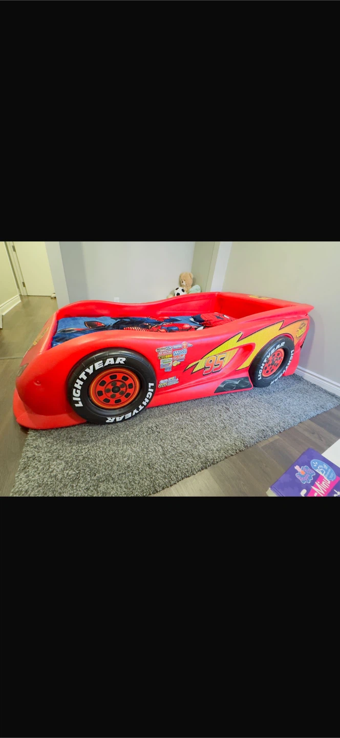 Kids Lightning McQueen Race Car Bed - photo 2