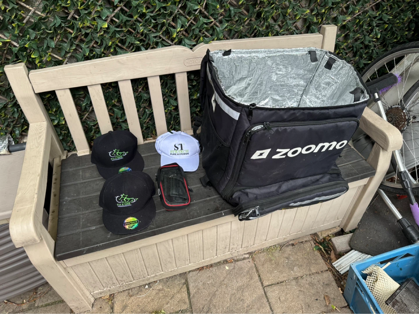 Zoomoo Delivery Bag and Fly E-Bike Caps