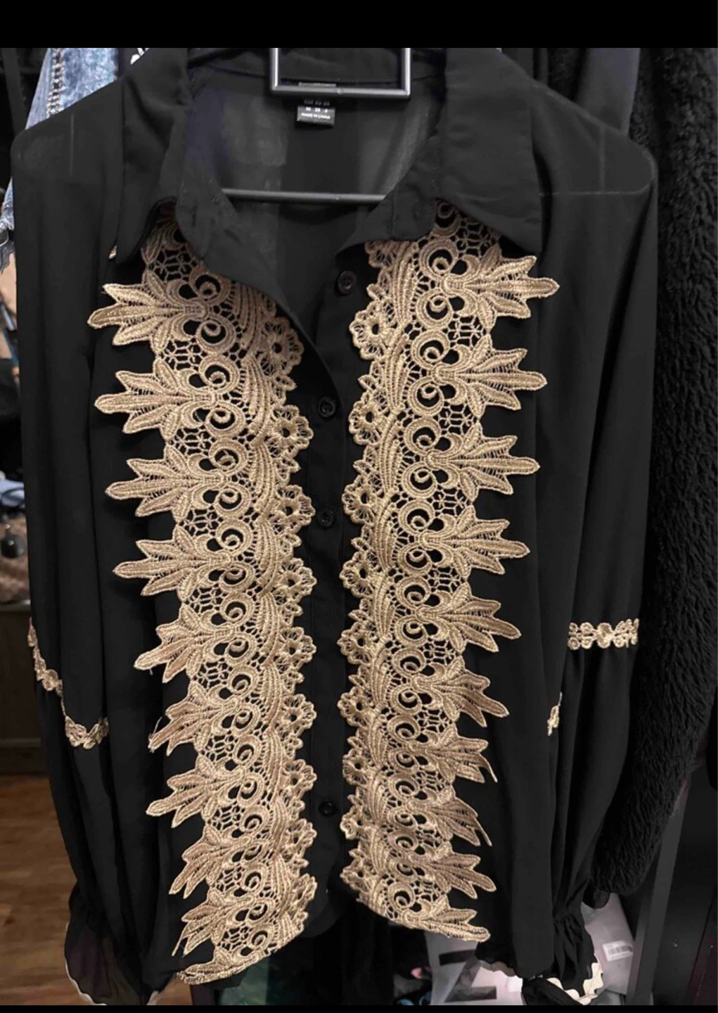 Black long-sleeve shirt with gold embroidery⚽️