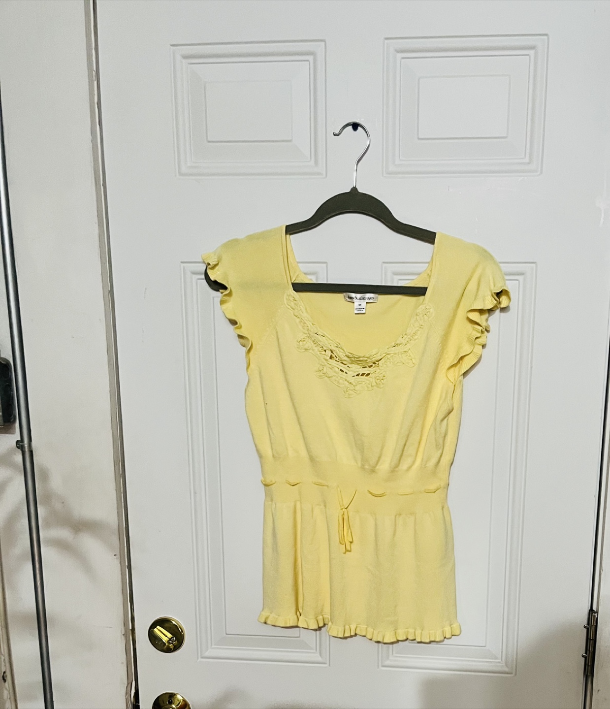 ⚽️John Paul Richard Yellow Lace Neck Top Size M
