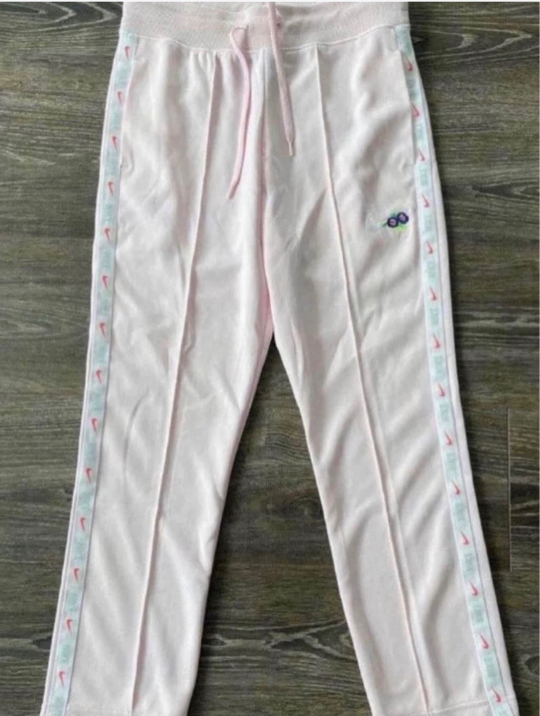 ⚽️Pink Nike Cropped Track Pants size small - photo 4