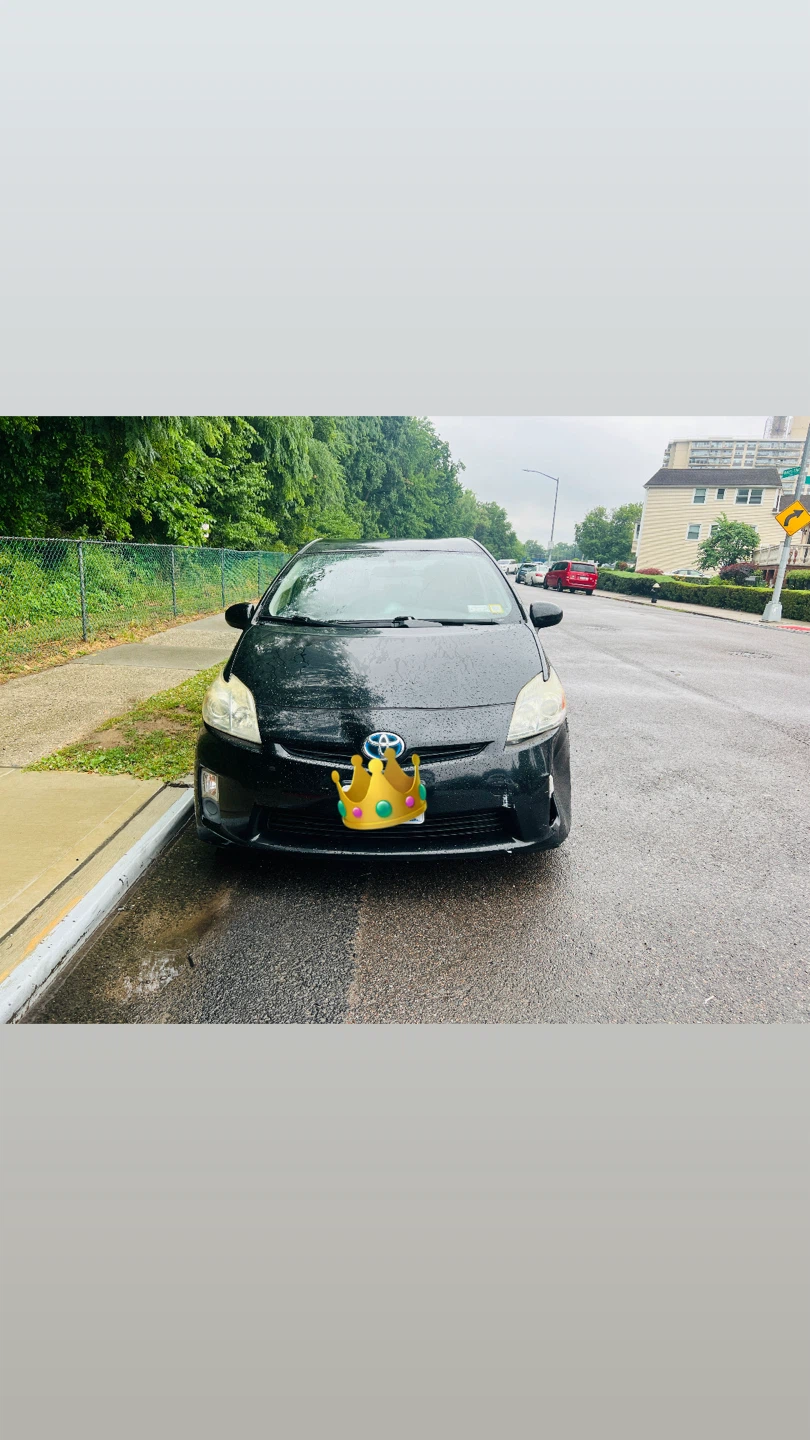 Black Toyota Prius 2010 hybrid