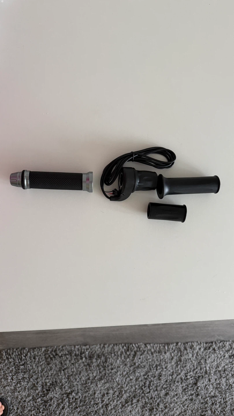 Electric Bike / Scooter Twist Throttle Set with Handlebar Grips