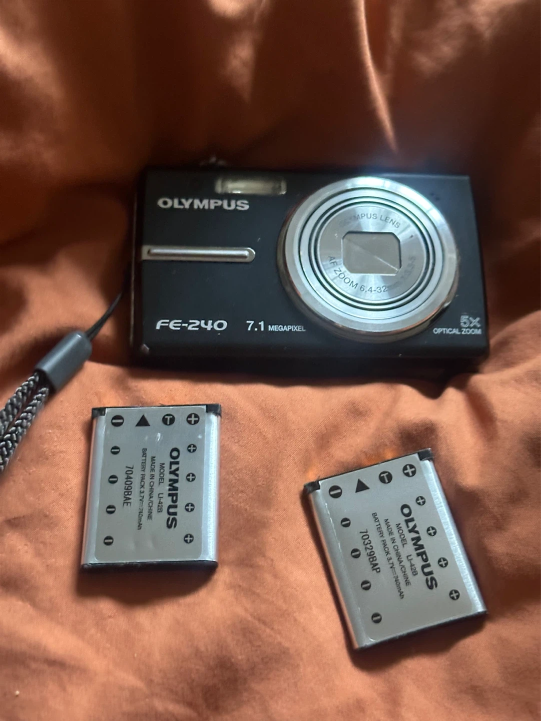 Olympus FE-240 7.1MP Digital Camera Point & Shoot - photo 2
