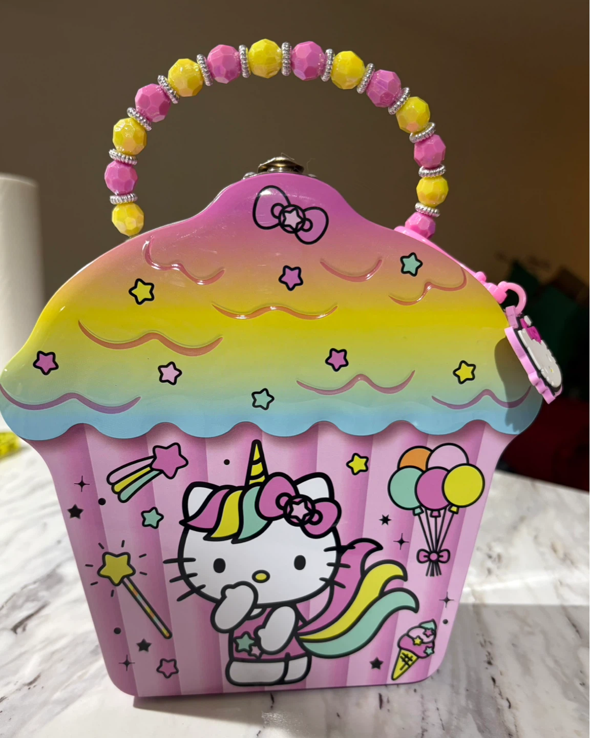 ⚽️ Hello Kitty Cupcake Tin Purse with Beaded Handle