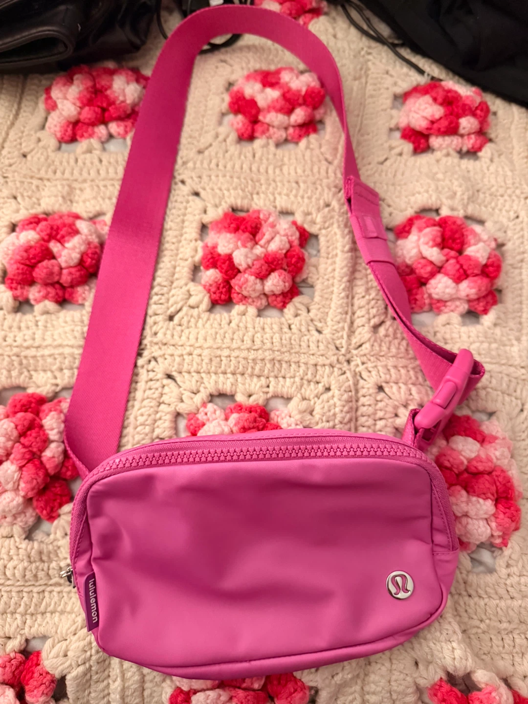 Lululemon Everywhere Belt Bag - Pink