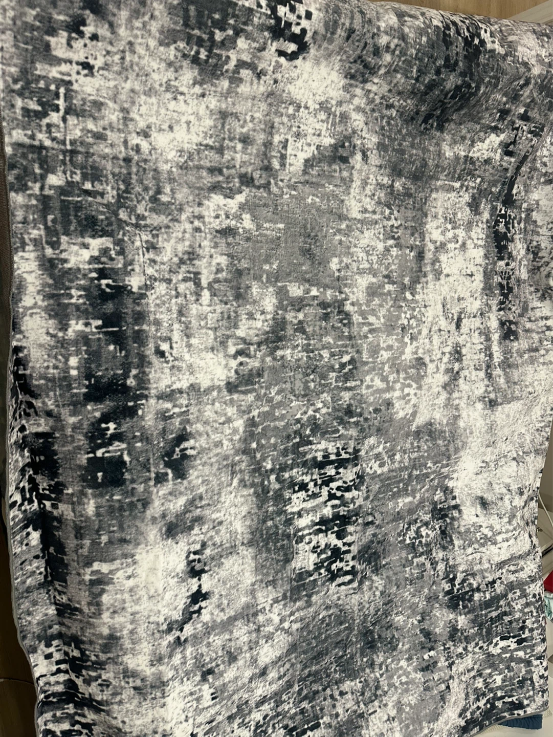 Brand new- 2 colors- 10x7 Abstract Print Area Rug - photo 2