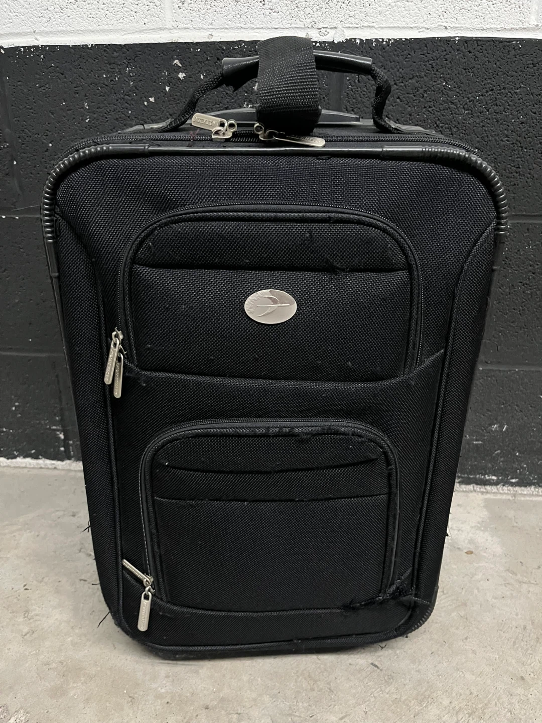 Black Carry-On Suitcase Luggage ⚽
