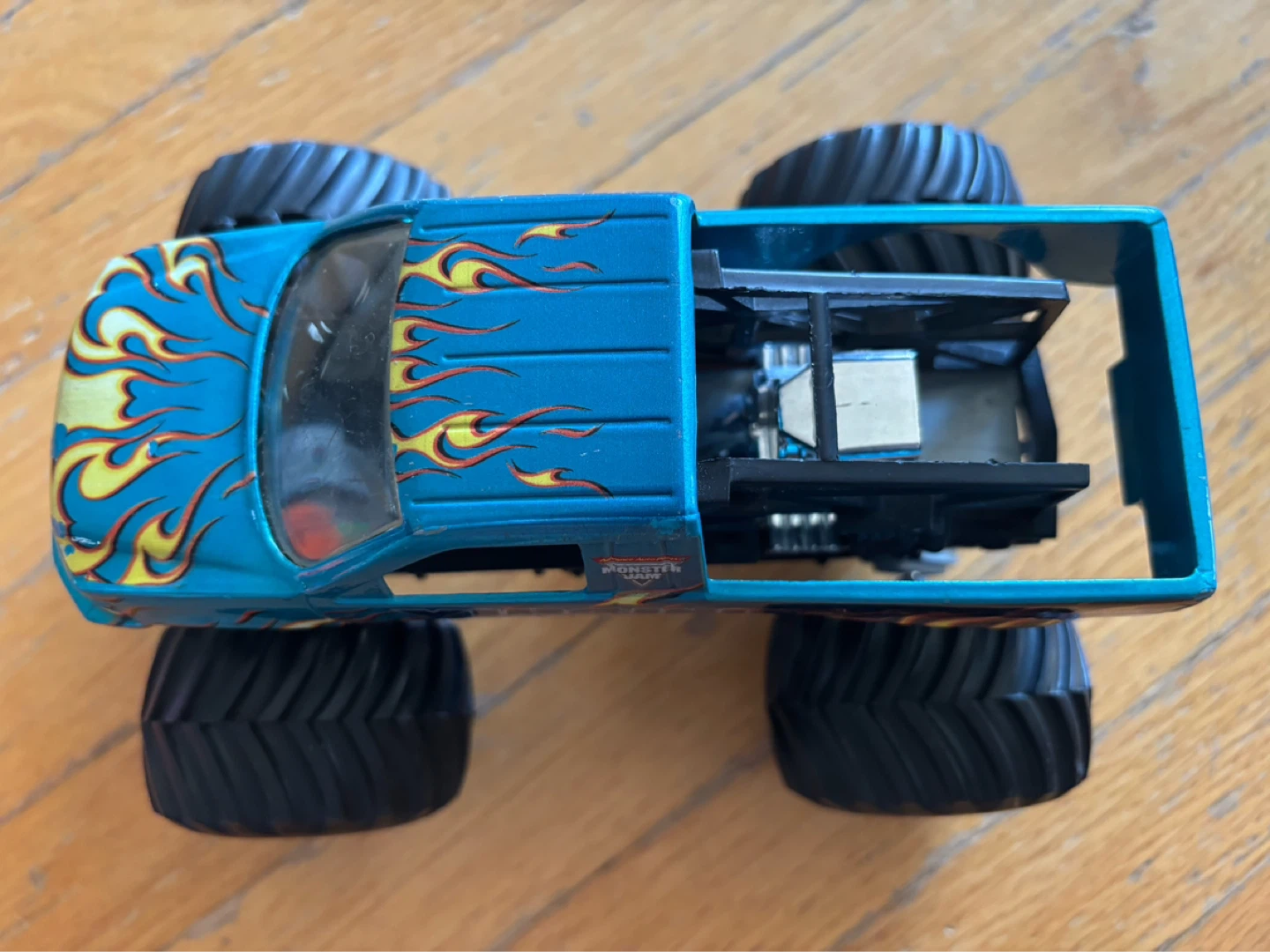 Hot Wheels Monster Truck Virginia Giant & Grave Digger Set ⚽️ - photo 3