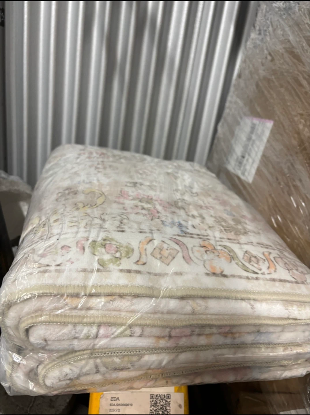 Brand new 7 x 5- delivery available- Machine Washable Area Rug - photo 5