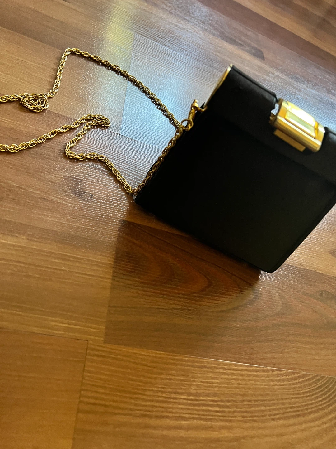 Black evening clutch with gold chain strap - photo 2