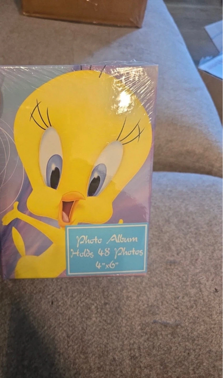Tweety Bird Photo Album - Holds 48 Photos 4"x6"⚽️