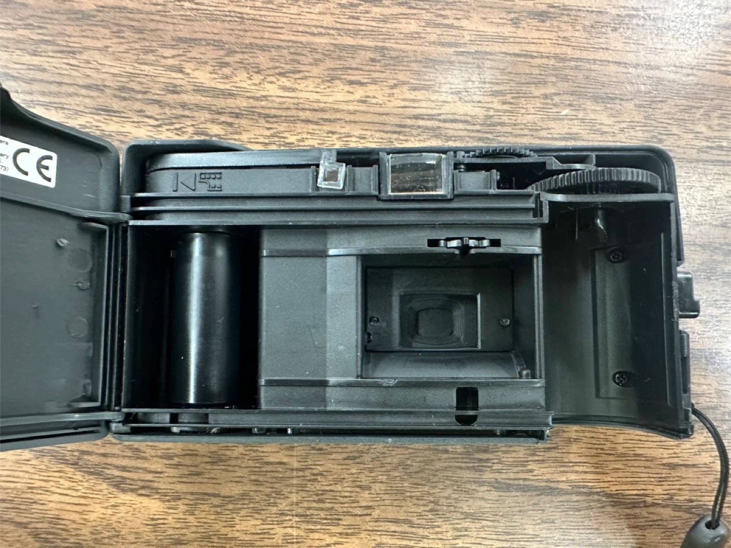 Yashica MF-1 35mm Film Camera - photo 3