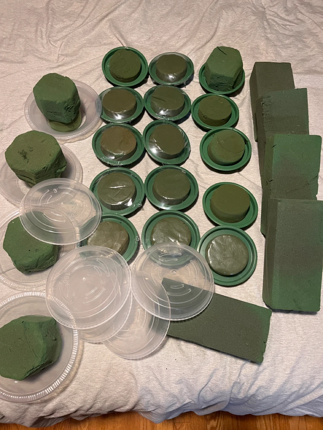 Floral Foam Blocks & Rounds w/plates