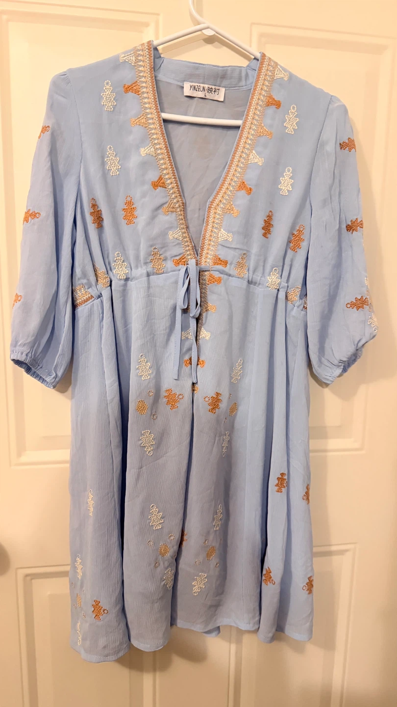 Blue Embroidered V-Neck Dress. size M/L - photo 2