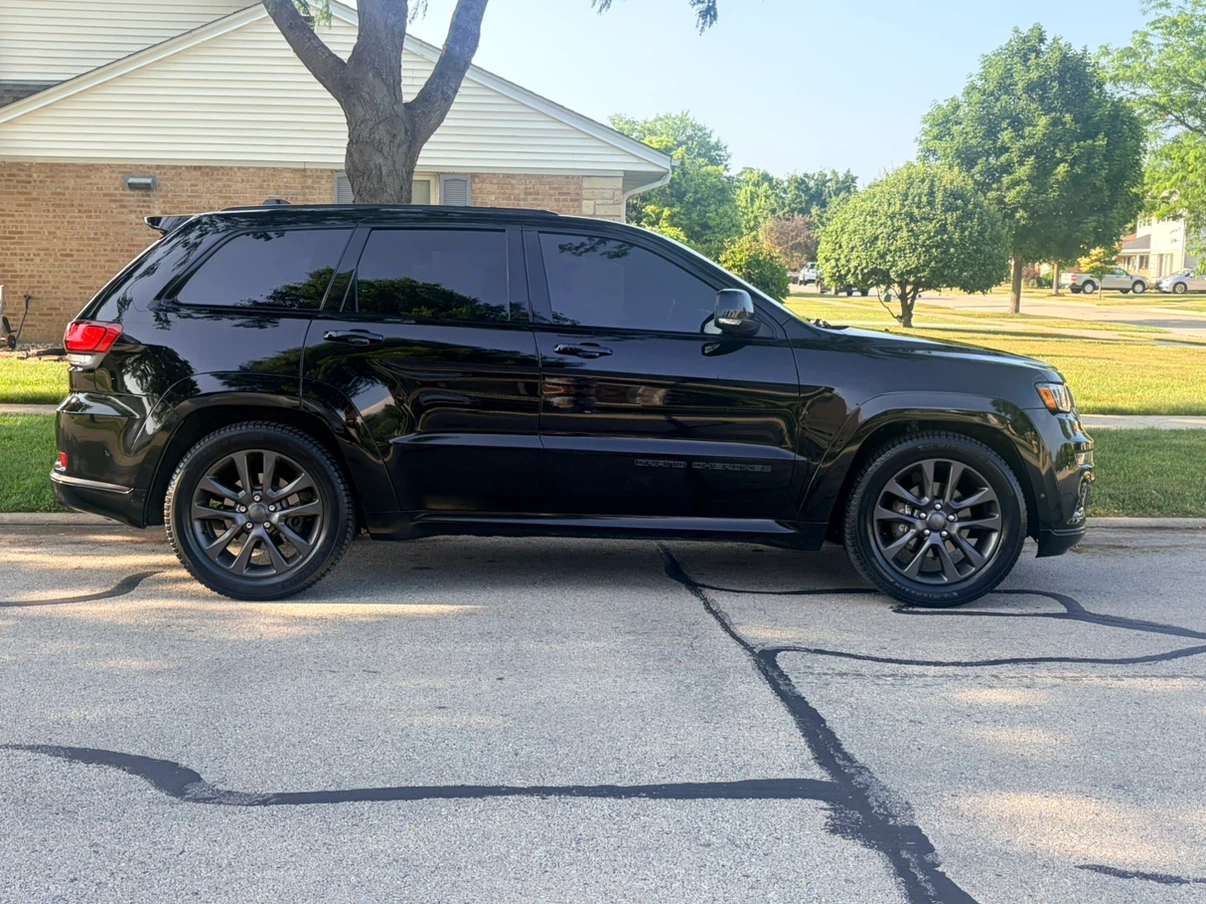 2018 Jeep grand Cherokee high altitude 18k willing to negotiate - photo 2
