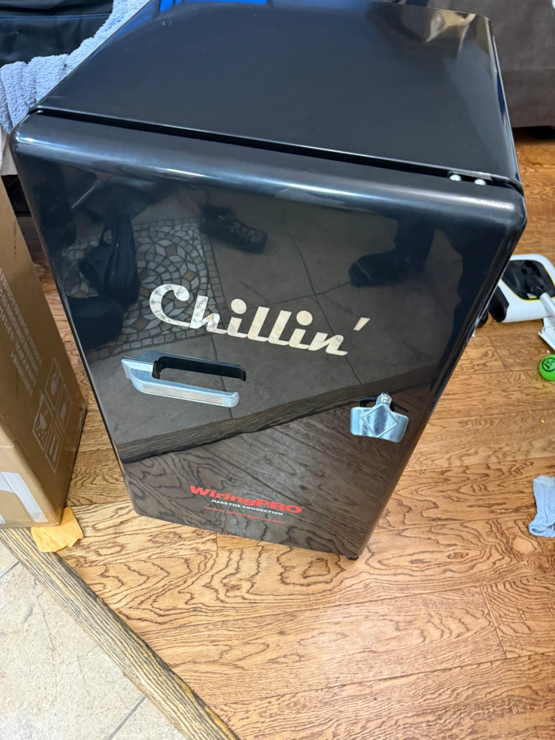 Chillin' Retro Mini Fridge cooler