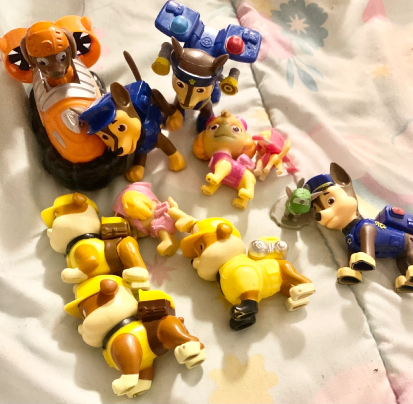 Paw Patrol Toys , Lookout Tower & Figures & trucks