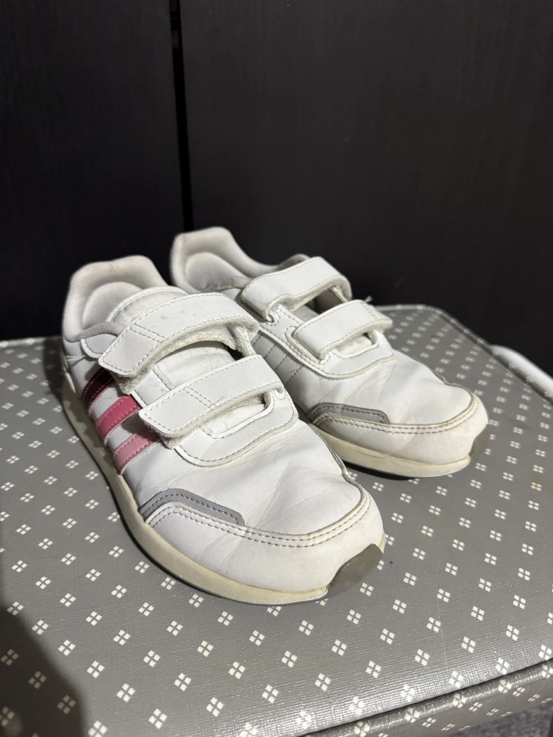 Adidas Kids White Velcro Sneakers size US 1 - photo 2