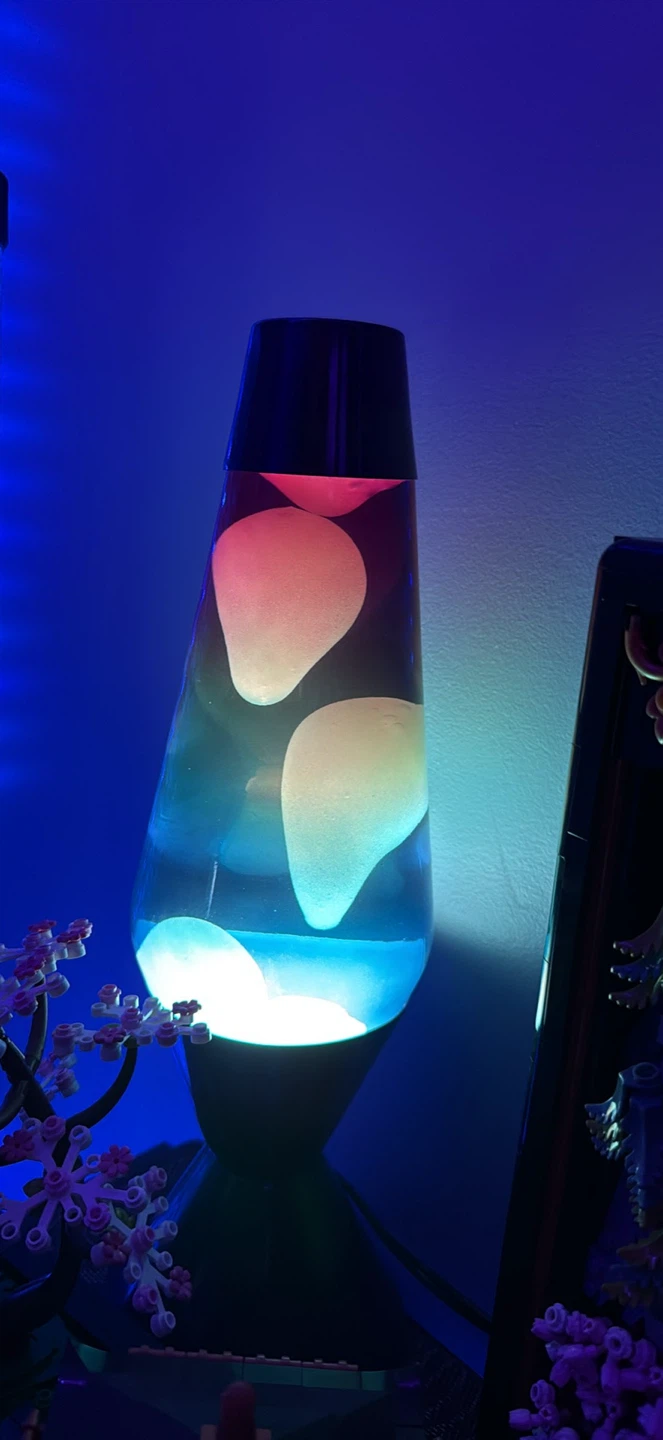 Peacock style Classic Lava Lamp - 16.3 Inch