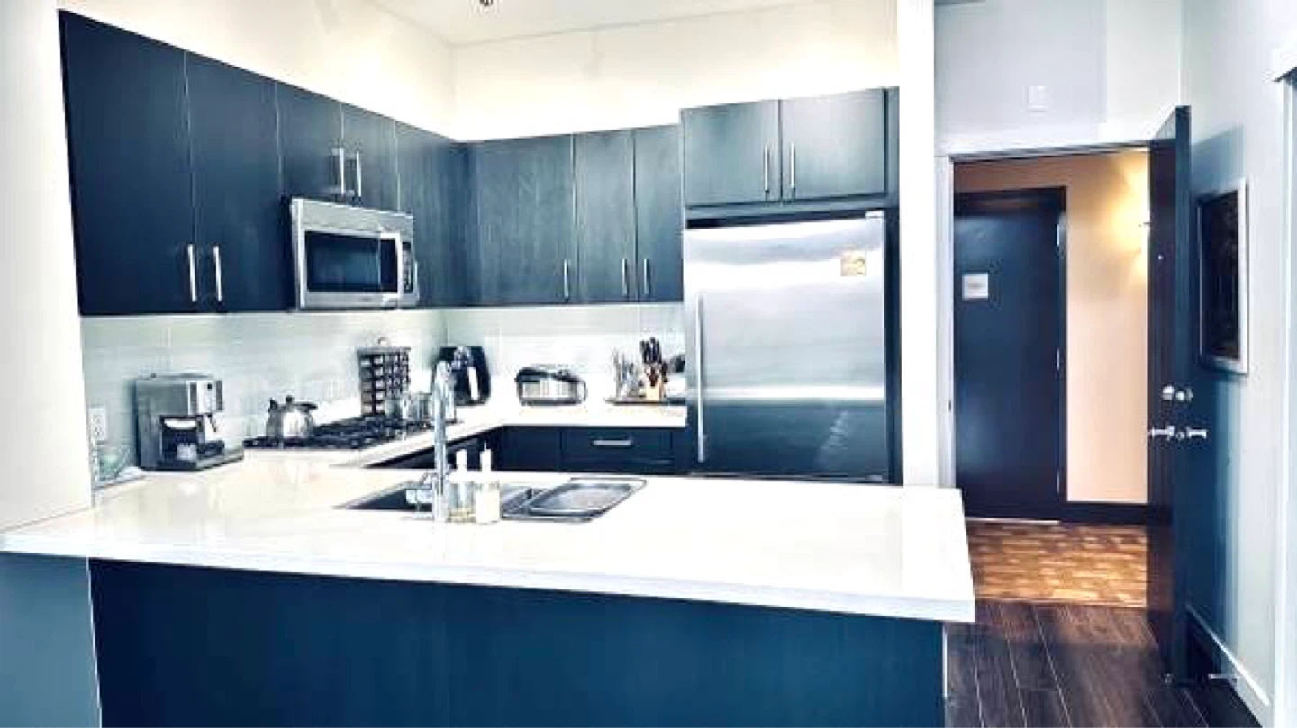 2 Beds 2 Baths - Apartment - photo 2
