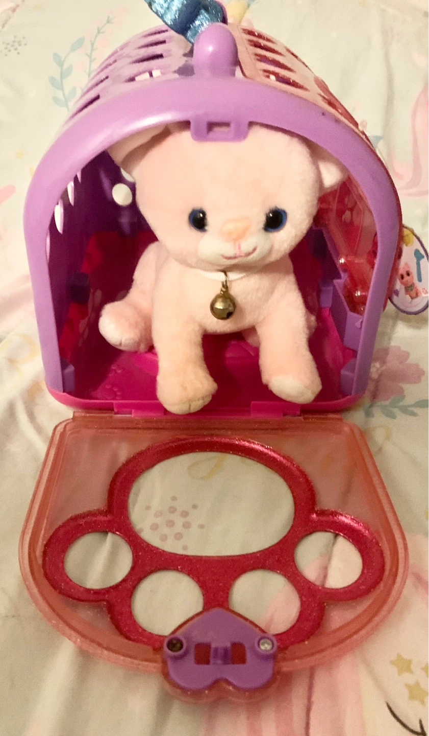 Doc McStuffins Pet Vet Set Carrier with Plush Kitty