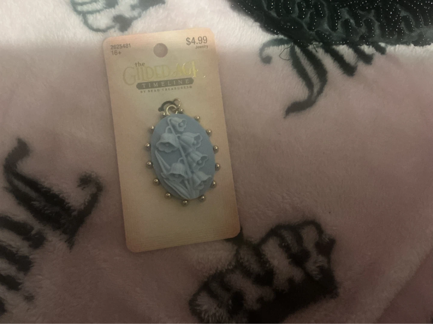 The Gilded Age Cameo Pendant ⚽