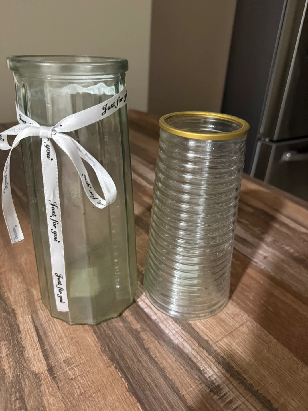Set of 2 Glass Vases with Ribbon Accent
