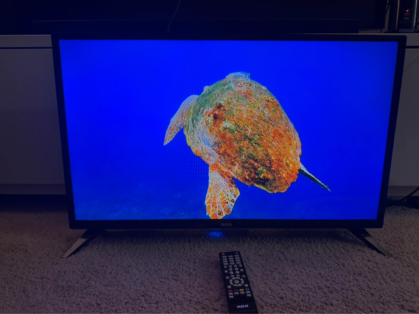 RCA RT3205 - 32" Diagonal Class LED- backlit LCD TV - 720p - photo 4