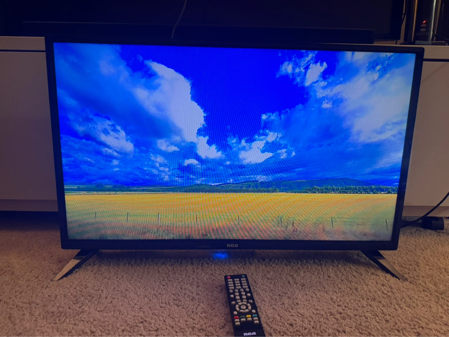 RCA RT3205 - 32" Diagonal Class LED- backlit LCD TV - 720p - photo 2