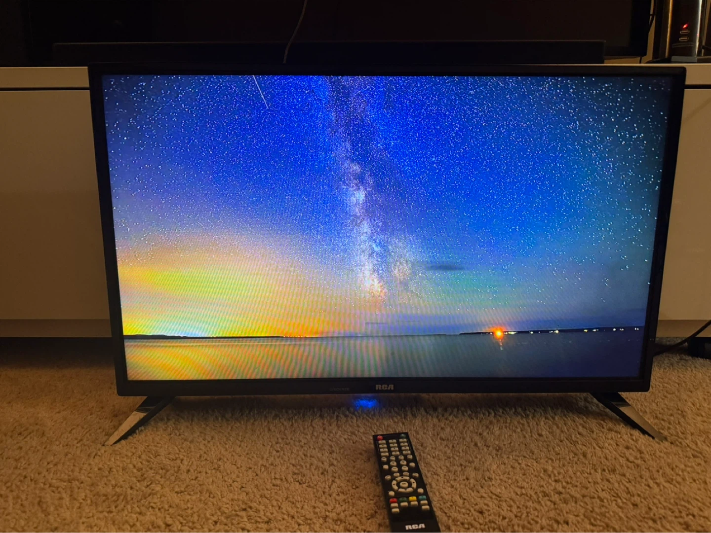 RCA RT3205 - 32" Diagonal Class LED- backlit LCD TV - 720p - photo 3