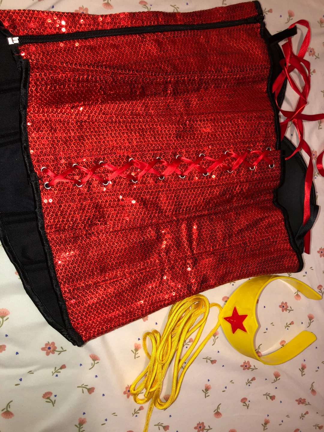 Wonder Woman Corset, Tiara and Lasso - photo 3