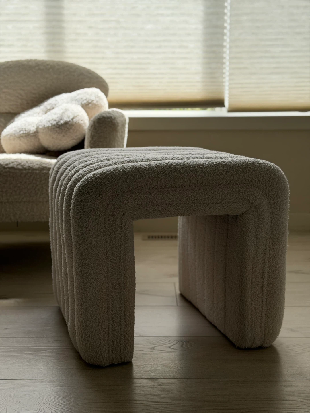 Faux Shearling Ottoman/Footstool Cream - photo 5
