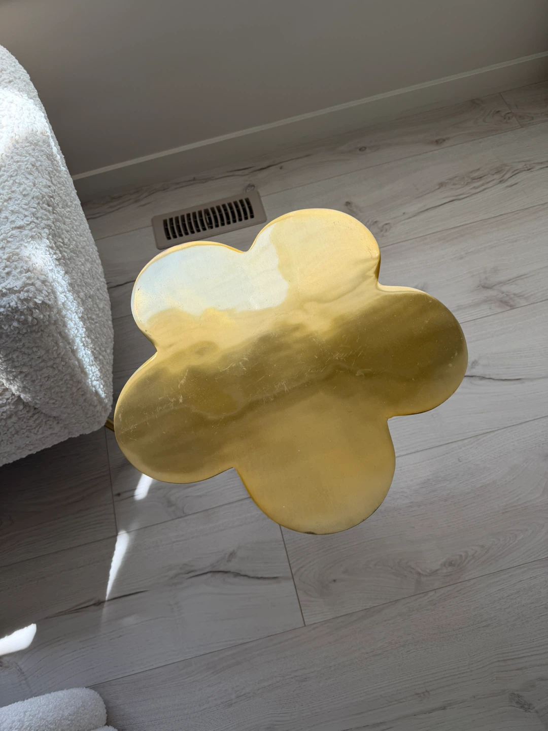 Structube Gold Flower Accent Table - photo 4