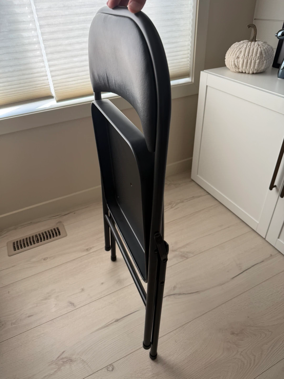 Black Folding Chairs - photo 5