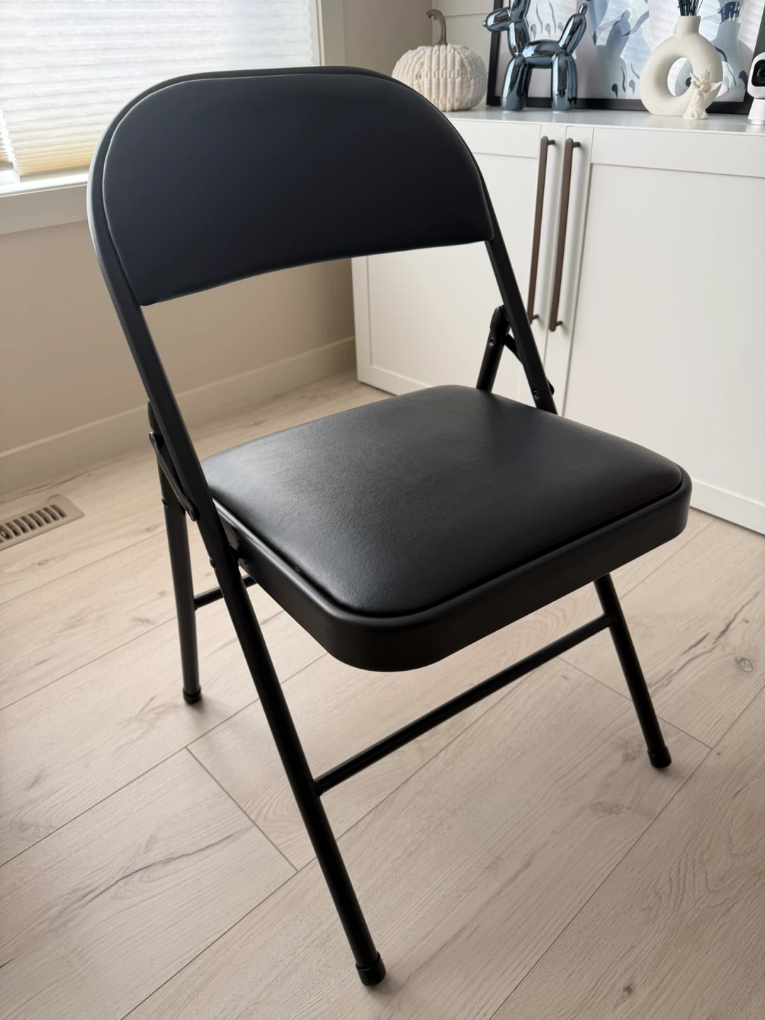 Black Folding Chairs - photo 4