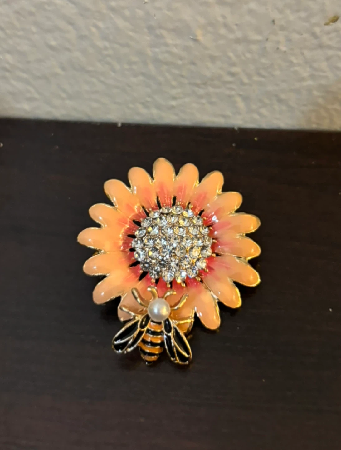 NEW-Enamel Sunflower & Bee Pin Brooch