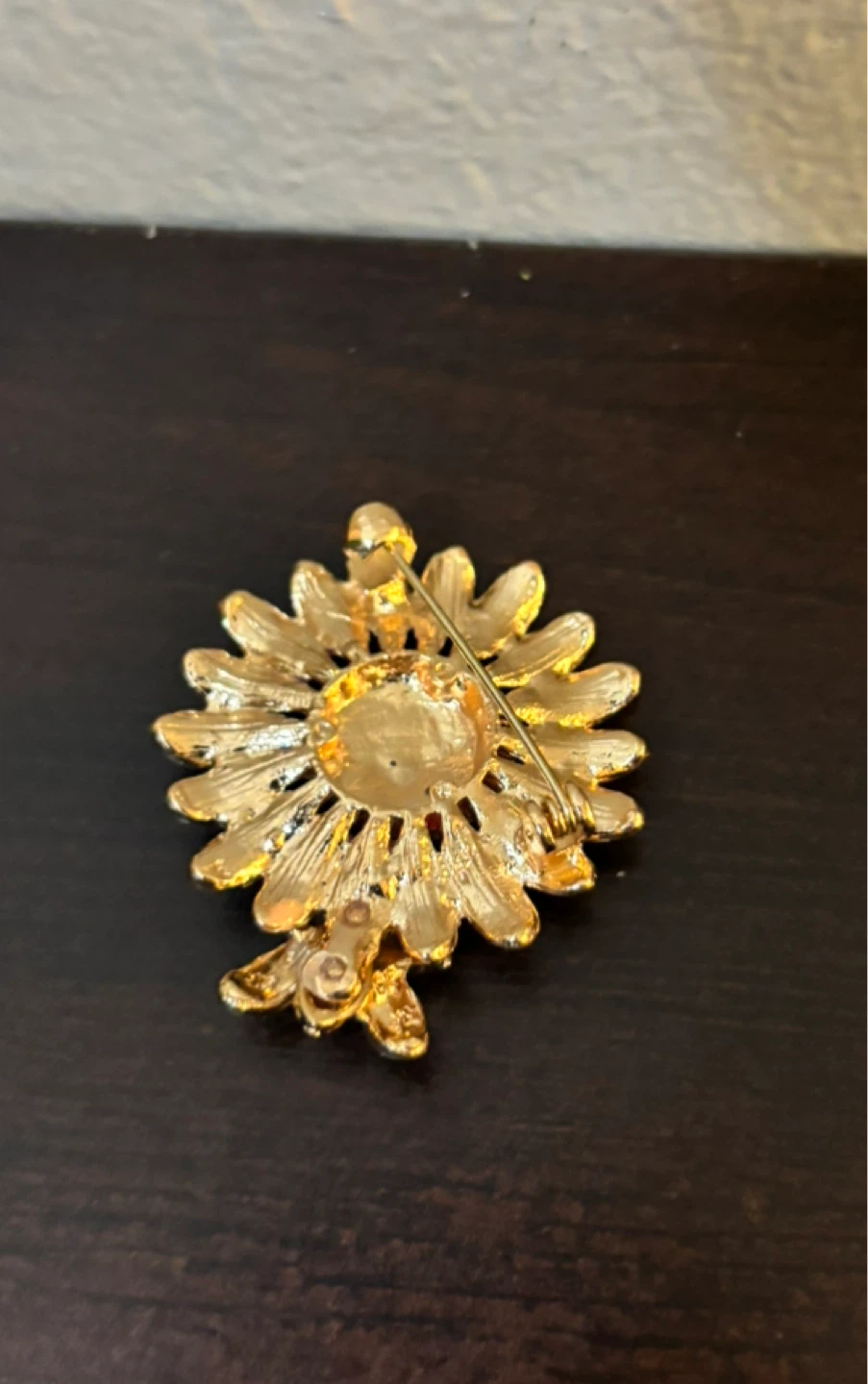 NEW-Enamel Sunflower & Bee Pin Brooch - photo 2