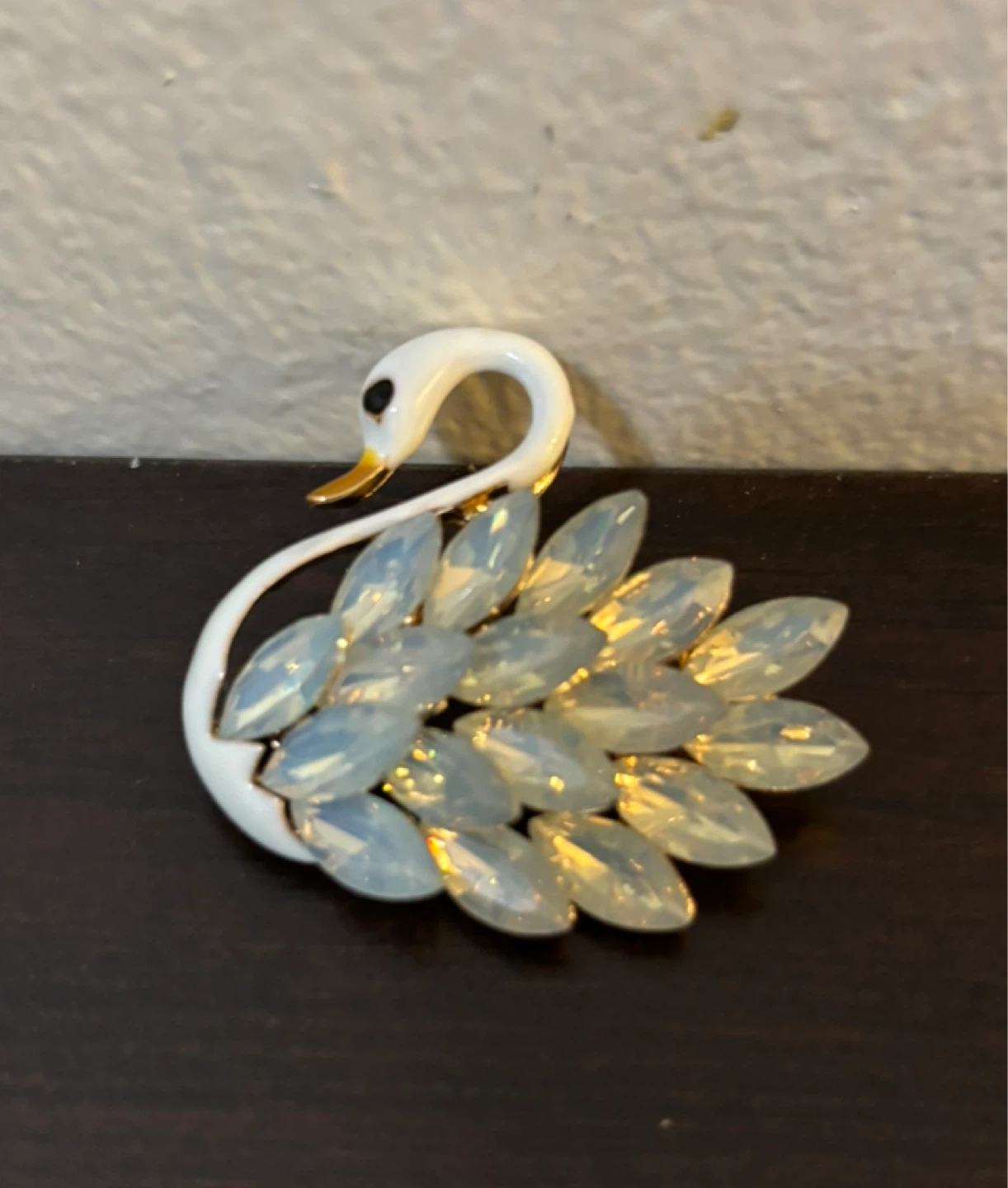 NEW-White Swan Brooch with Rhinestones